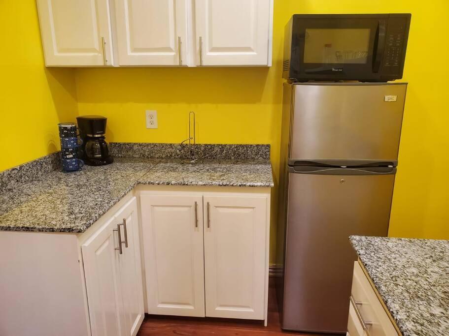 Upstairs 2 Bedroom Avalon Regia Apartment Georgetown Exterior photo